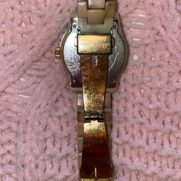 Michael Kors Watch - NEW battery - Picture 9 of 12